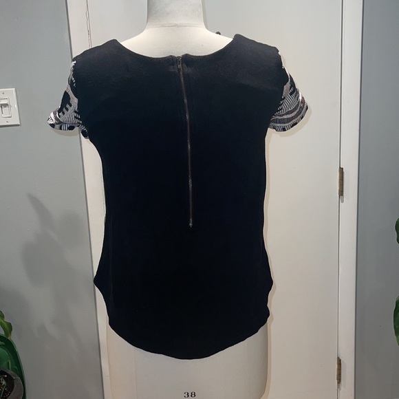 🌸ANTHROPOLGIE EMBROIDERED AZTEC PRINT TOP🌸 - Picture 3 of 5